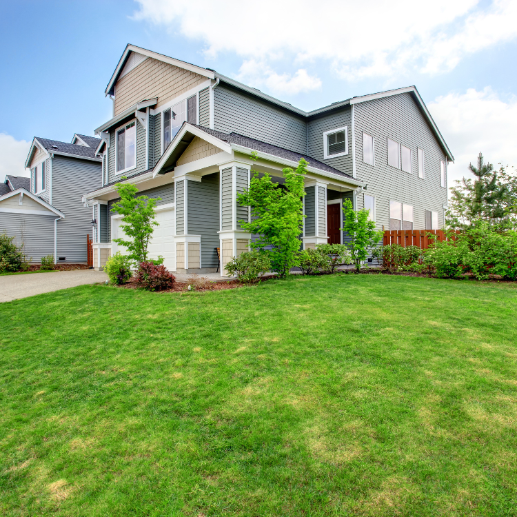 Landscaper in Bloomfield Hills, Michigan Landscaper in Bloomfield Hills, Michigan