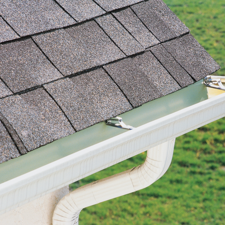 Gutter Cleaning in Farmington Hills, Michigan Gutter Cleaning in Farmington Hills, Michigan